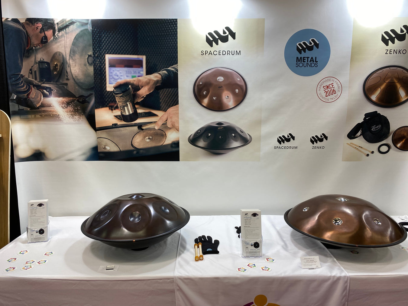 SPACEDRUM® by Metal Sounds, the intuitive handpan, is a metal melodic instrument inspired by the original steel drum (aka the steelpan) and by the Hang® invented by PANArt® in 2000. | weplaywelltogether