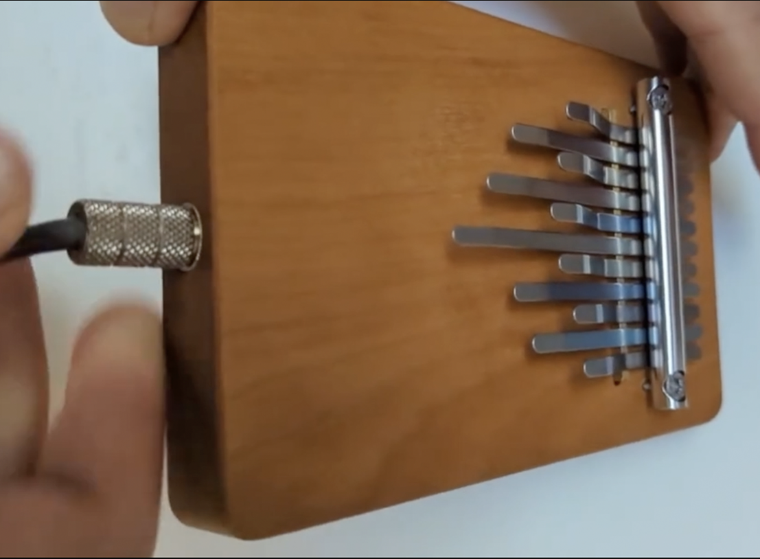 Hokema Kalimba Electro B11 — plug-in kalimba for studio and live performance | weplaywelltogether