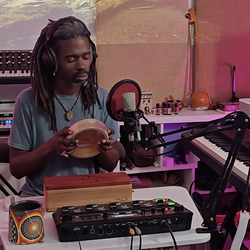 Hokema Saunsula featured on the new album "Kerel" by SRI KALA