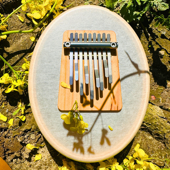 Hokema Sansula Basic kalimba in nature | weplaywelltogether