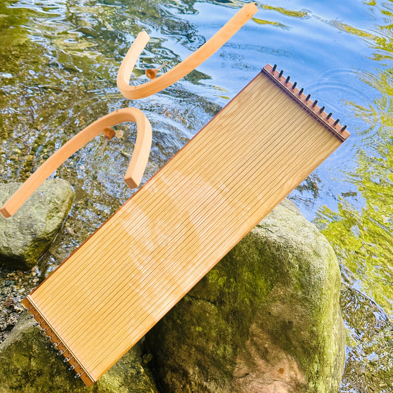 feeltone Monolini Monochord and stand by the water | weplaywelltogether