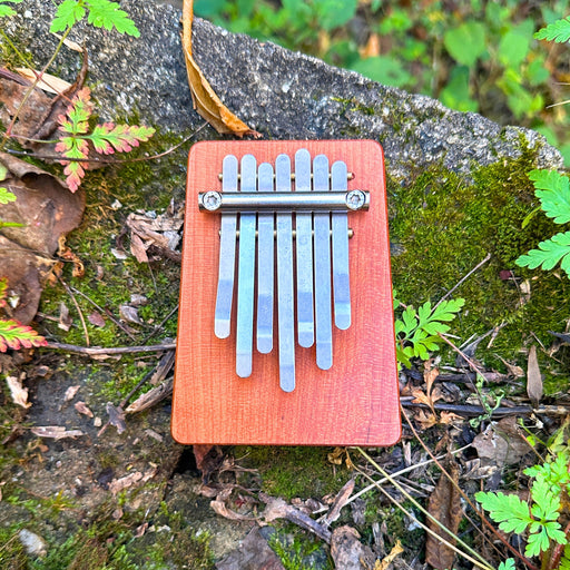 Hokema kalimba B7 - seven tines in a wooden block | weplaywelltogether