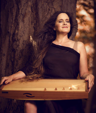 Joule L'Adara with feeltone monochord | weplaywelltogether
