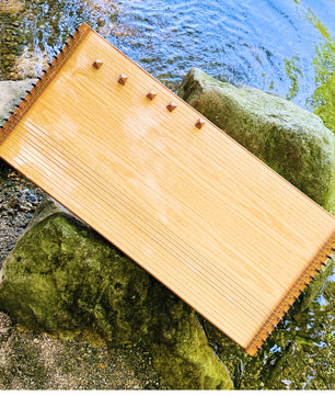 feeltone Monolina monochord by the water | weplaywelltogether