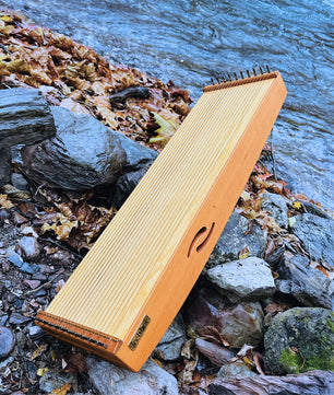 feeltone Monolini monochord by the water | weplaywelltogether